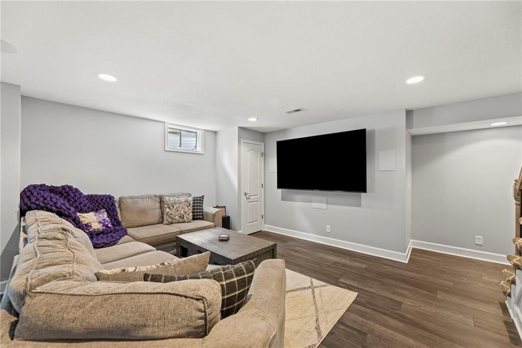 15915 S Avalon Street — photo 33