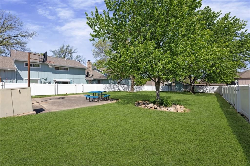 6525 W 49th Street — photo 32