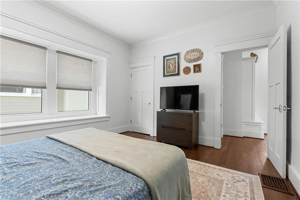 1320 E 29th Street — photo 20