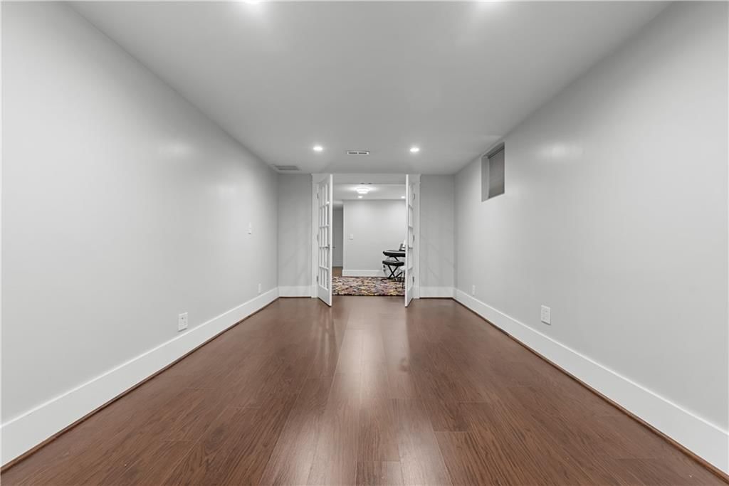1320 E 29th Street — photo 34