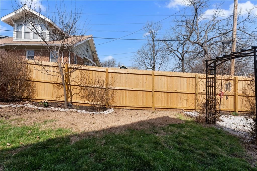 1320 E 29th Street — photo 38
