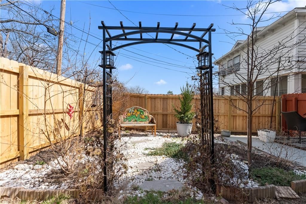1320 E 29th Street — photo 40