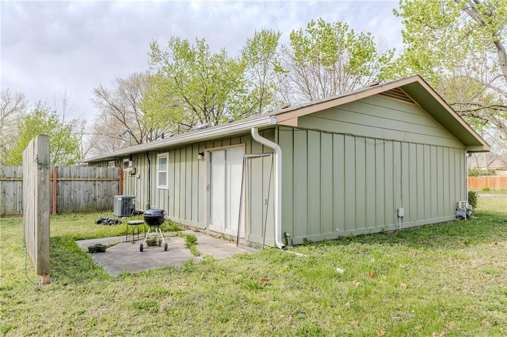 2802 & 2804 Ridge Court — photo 7