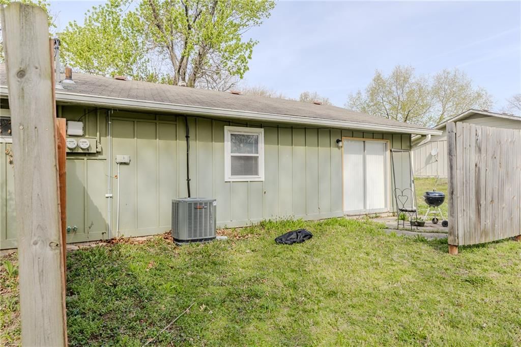 2802 & 2804 Ridge Court — photo 8
