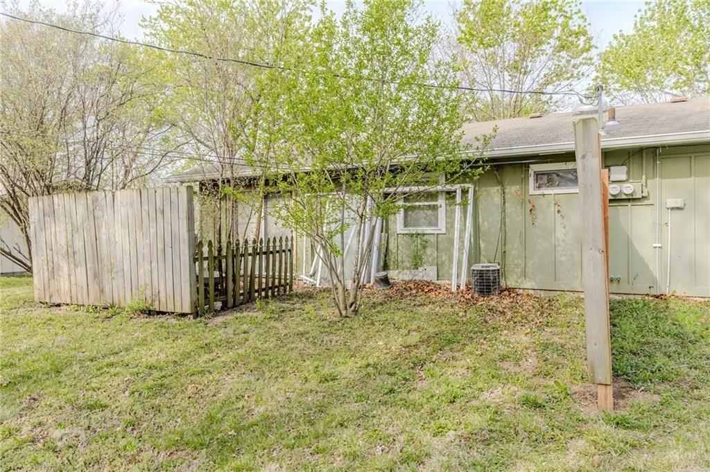 2802 & 2804 Ridge Court — photo 9