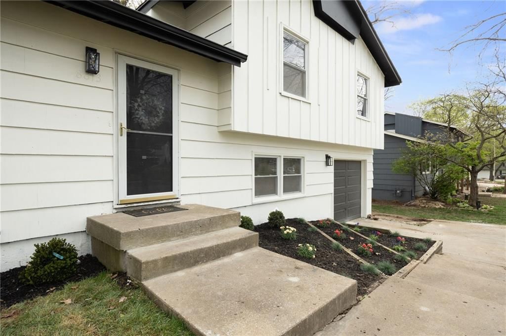 8813 W 90th Terrace — photo 4
