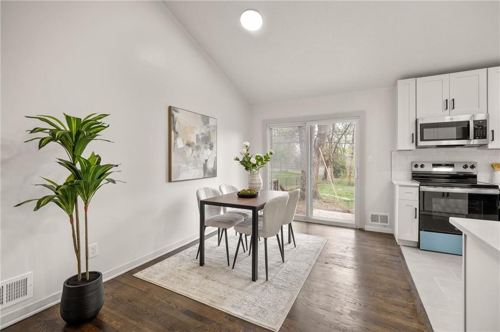 8813 W 90th Terrace — photo 9