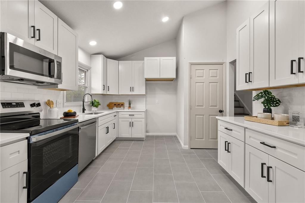 8813 W 90th Terrace — photo 12