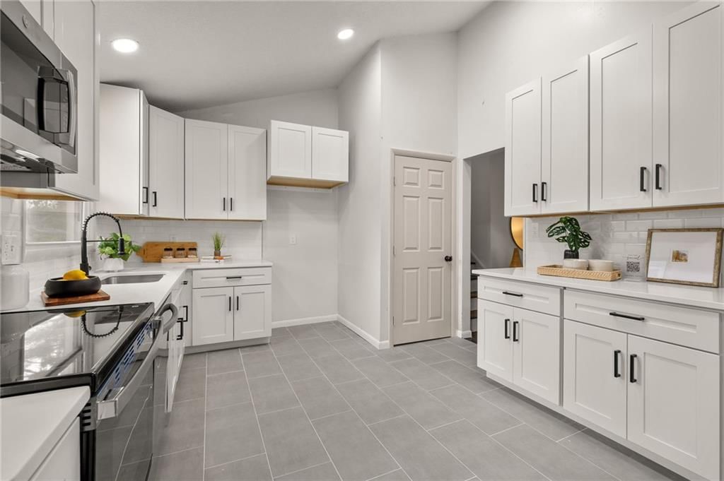 8813 W 90th Terrace — photo 13