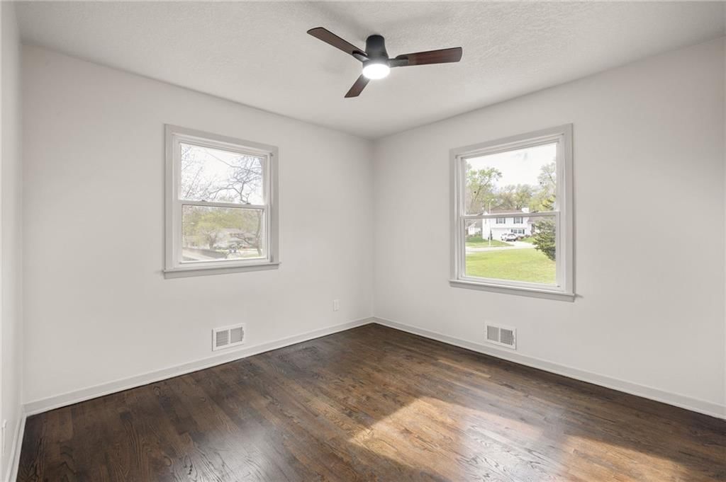 8813 W 90th Terrace — photo 21