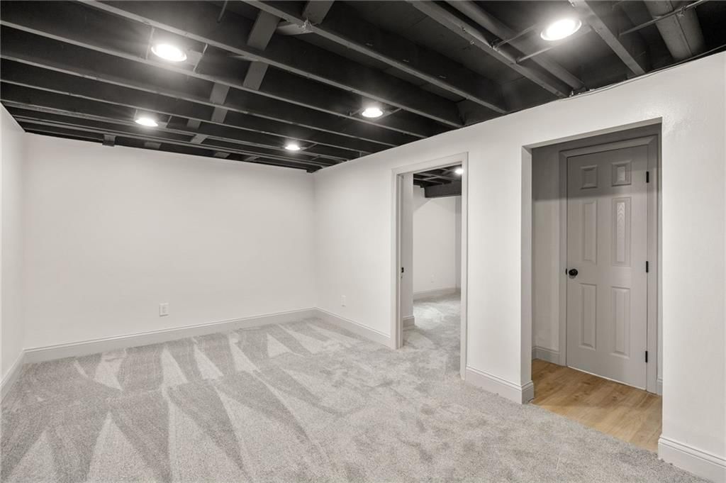 8813 W 90th Terrace — photo 32