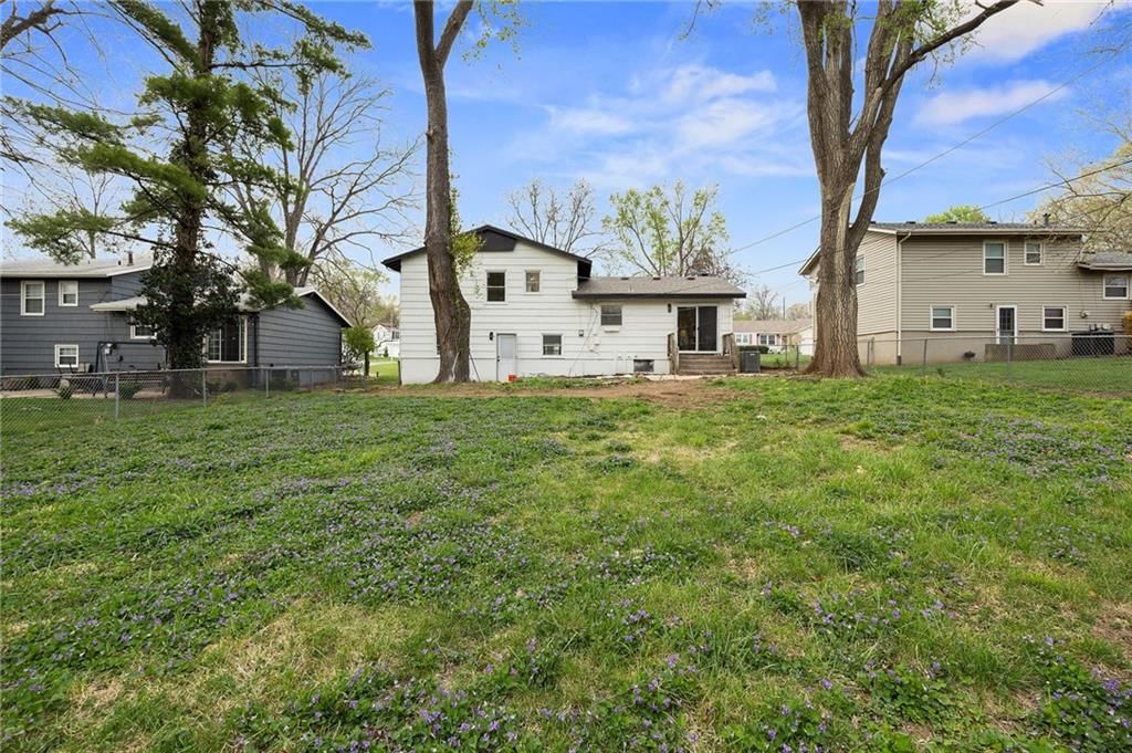 8813 W 90th Terrace — photo 37