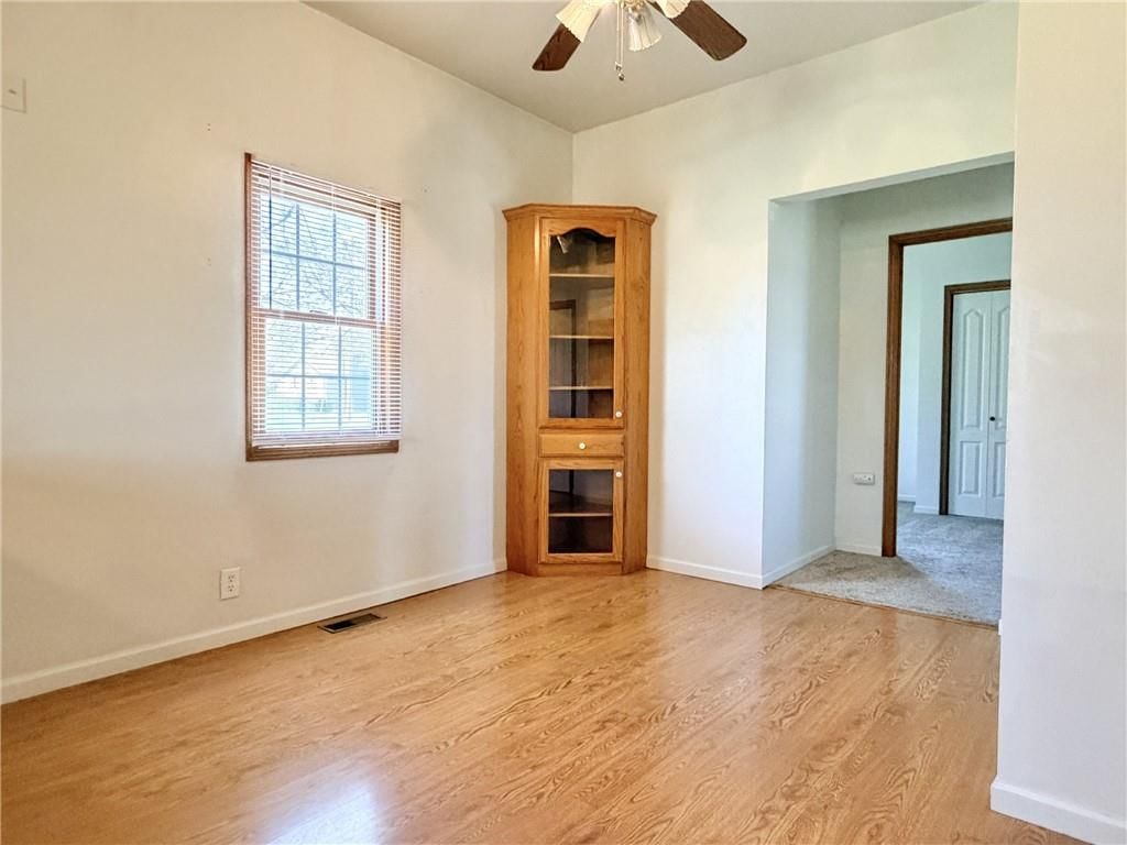 1404 E 13th Street — photo 9