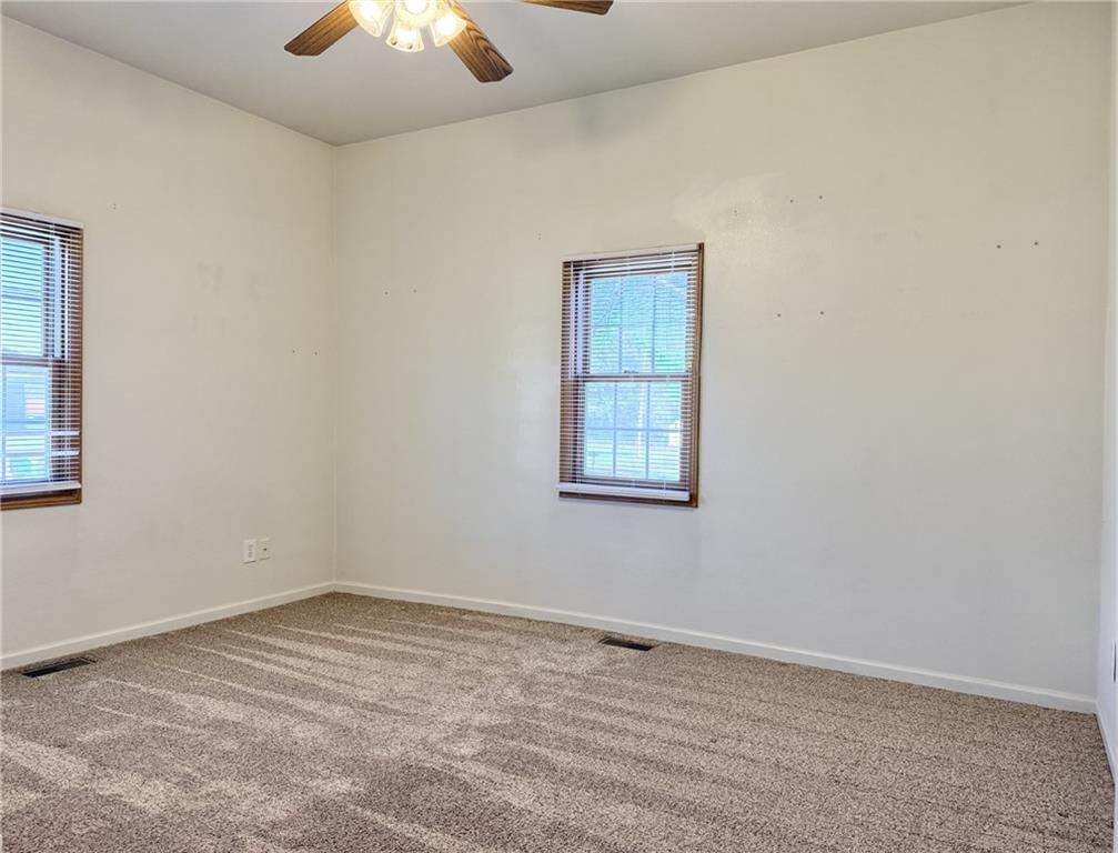 1404 E 13th Street — photo 16