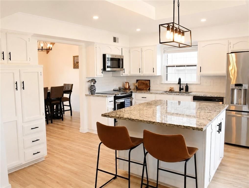 3510 NE Kingwood Place — photo 4