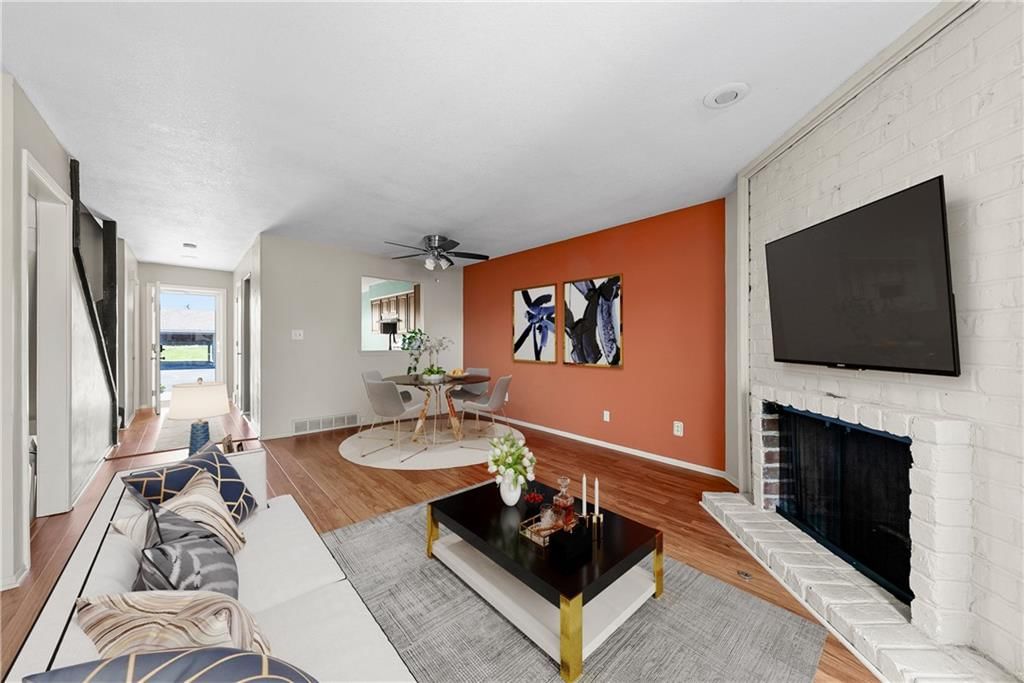 8045 Monrovia Street — photo 3