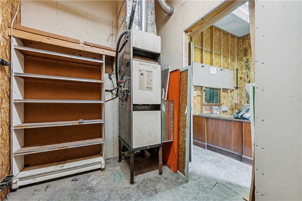 17710 Sycamore Street — photo 34