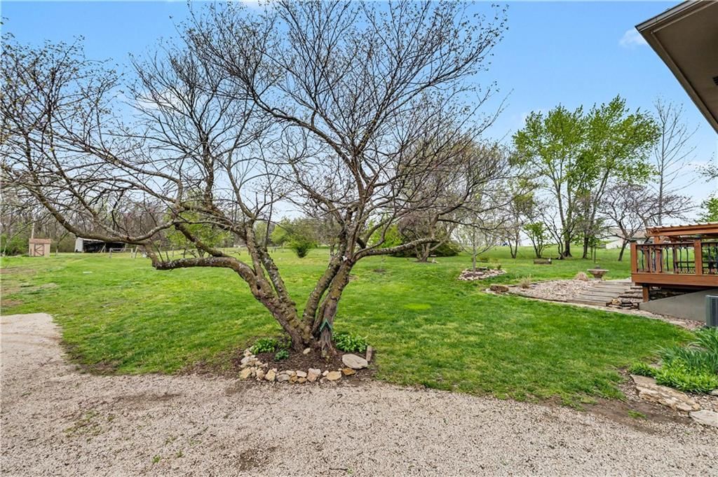 17710 Sycamore Street — photo 39