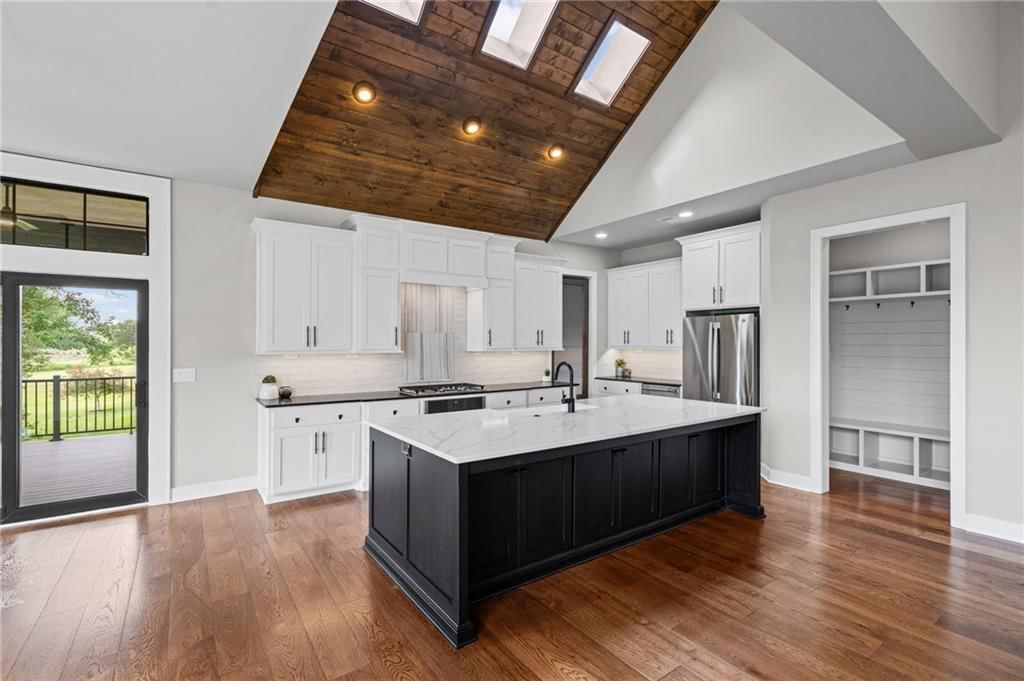 5701 NW 103rd Street — photo 8