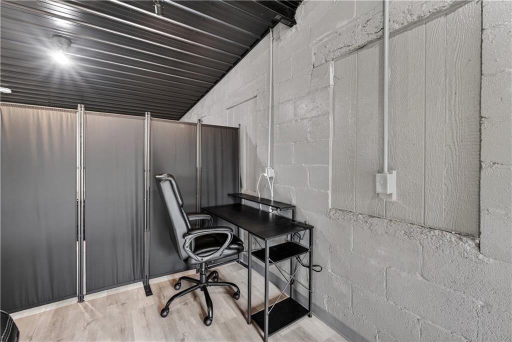 405 N Virginia Avenue — photo 23