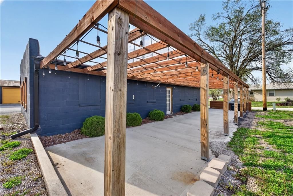 405 N Virginia Avenue — photo 31