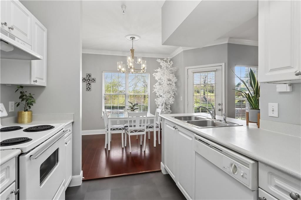 11629 Tomahawk Creek Parkway — photo 13