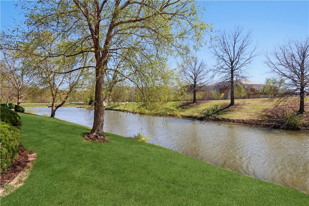 11629 Tomahawk Creek Parkway — photo 16