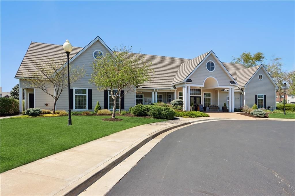 11629 Tomahawk Creek Parkway — photo 17