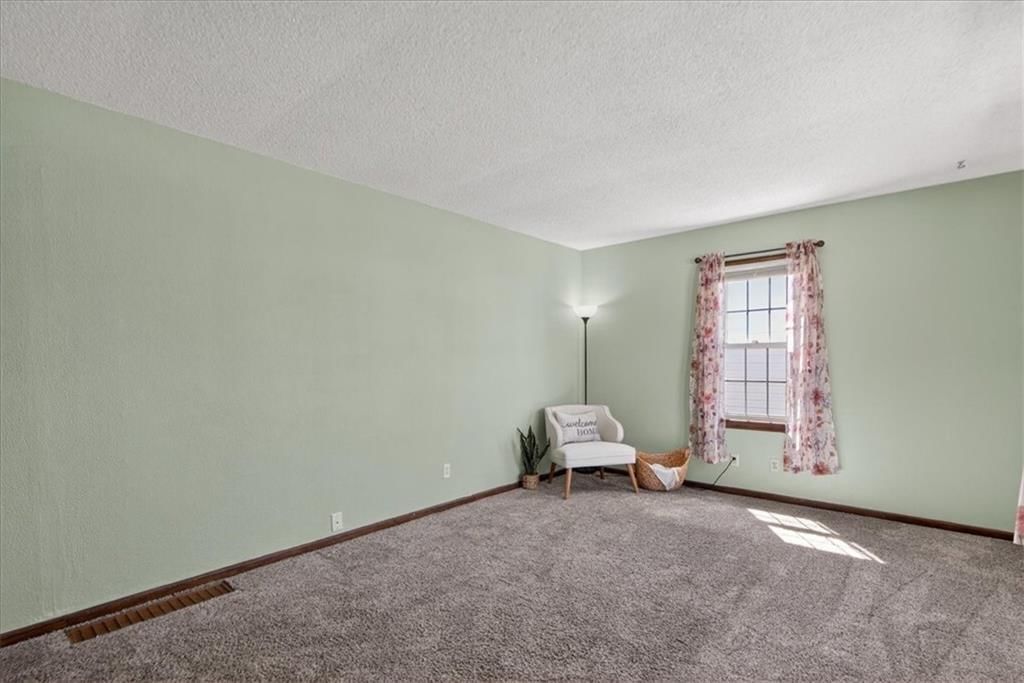 1715 N Dodgion Avenue — photo 3