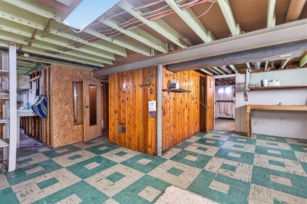 1715 N Dodgion Avenue — photo 23