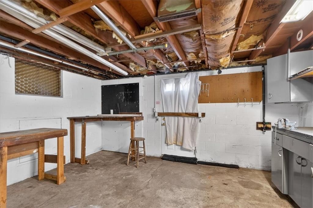 1715 N Dodgion Avenue — photo 26