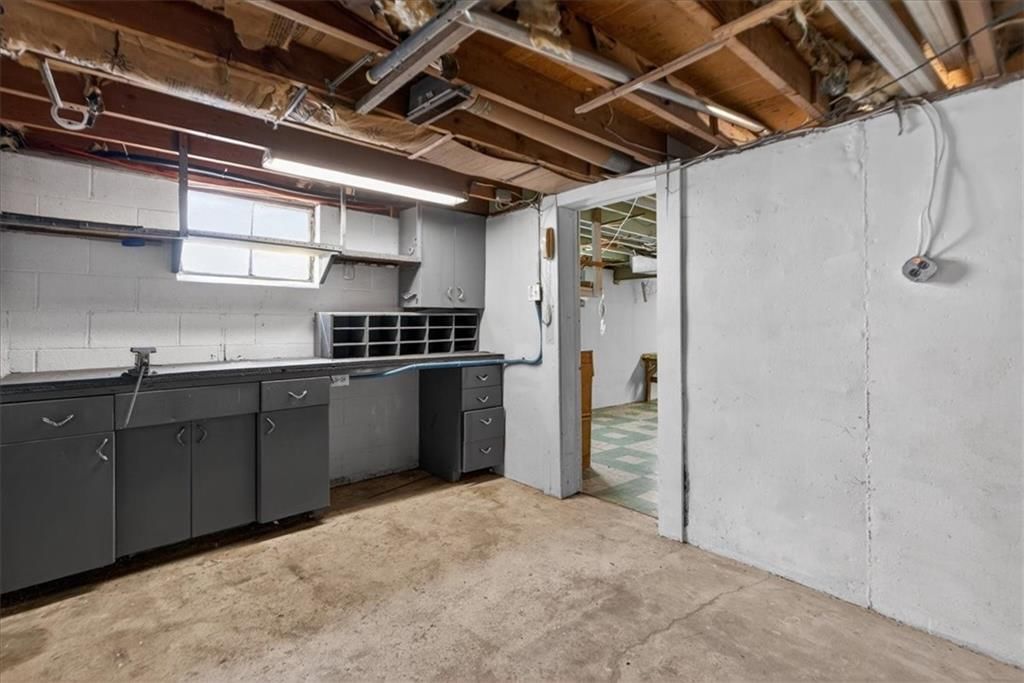 1715 N Dodgion Avenue — photo 27
