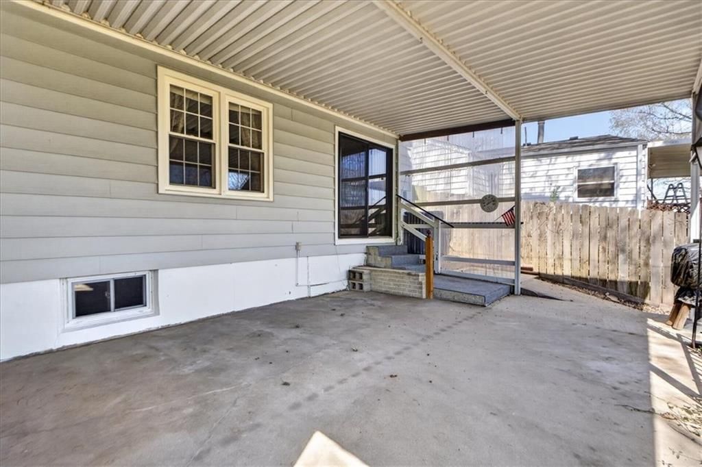 1715 N Dodgion Avenue — photo 29