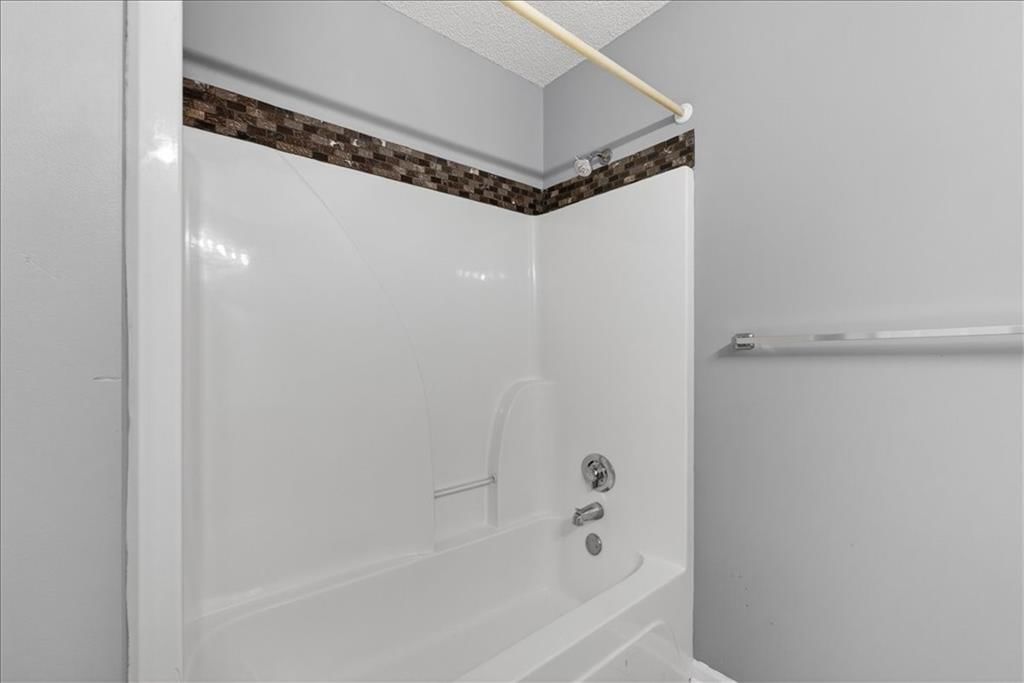 2800 S Fuller Avenue — photo 19