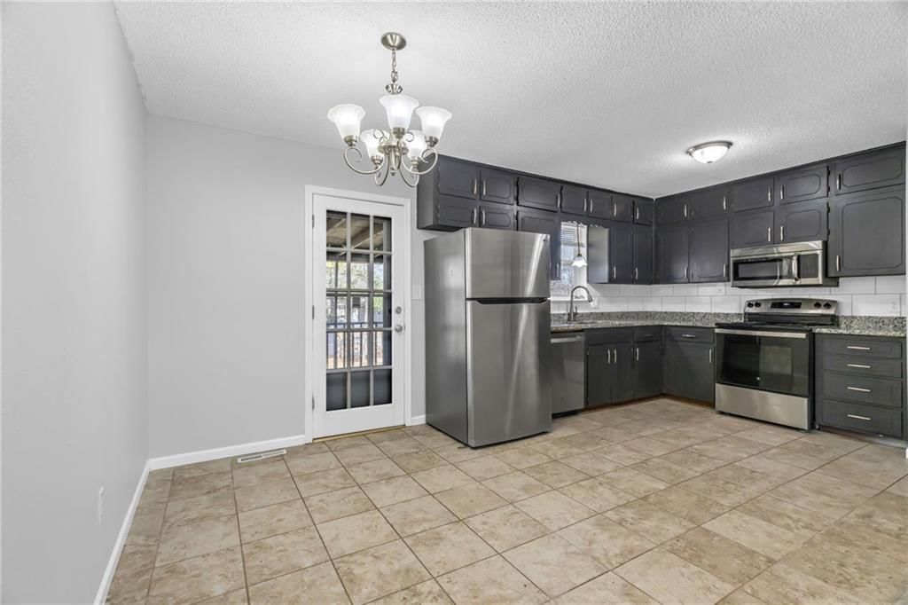 313 SW Blarney Court — photo 9