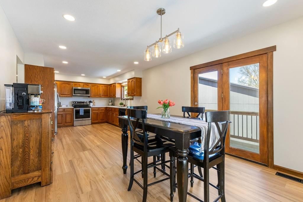 2401 SE Seymour Road — photo 8