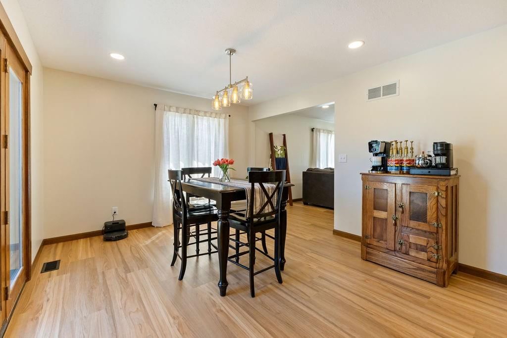 2401 SE Seymour Road — photo 9