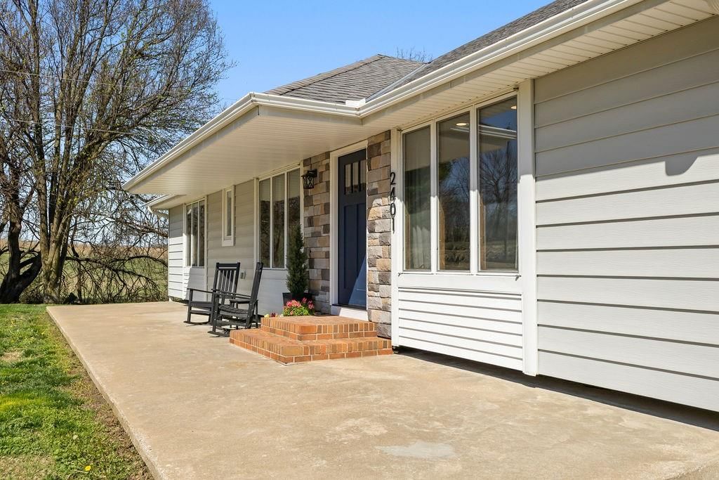 2401 SE Seymour Road — photo 31
