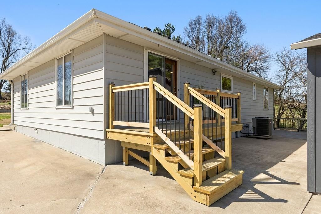 2401 SE Seymour Road — photo 32