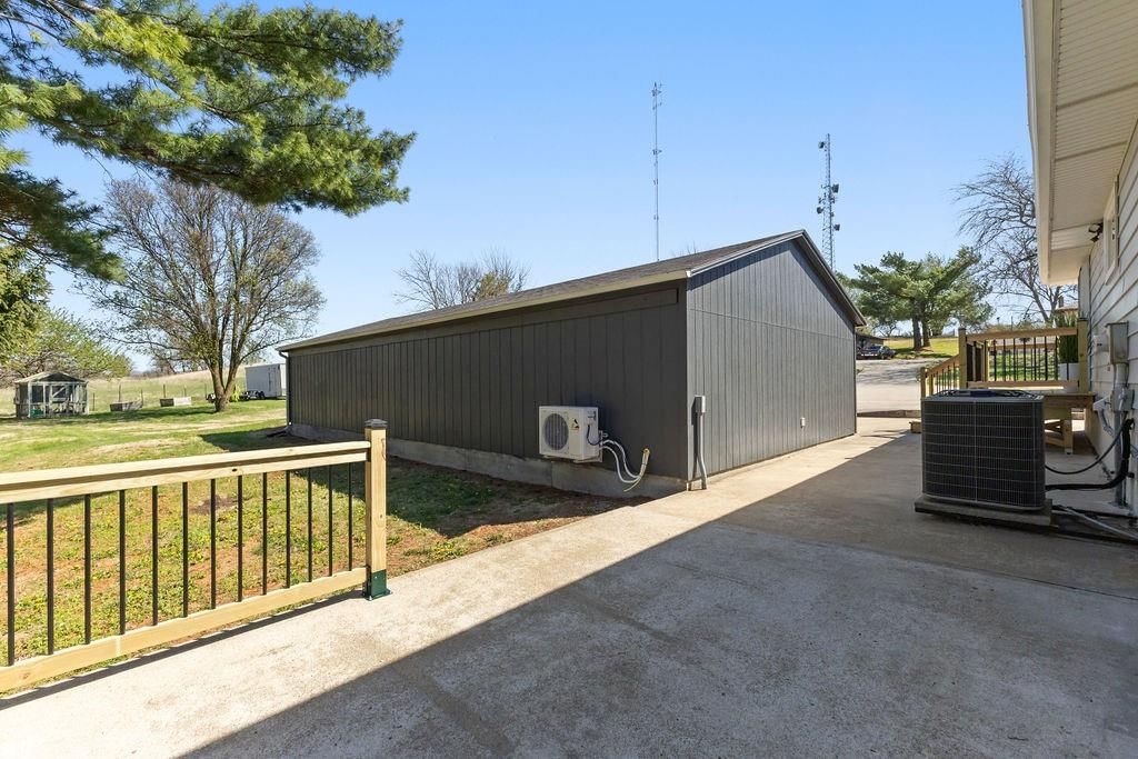 2401 SE Seymour Road — photo 34