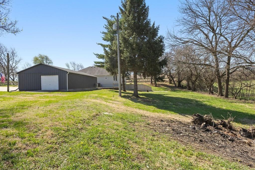 2401 SE Seymour Road — photo 36