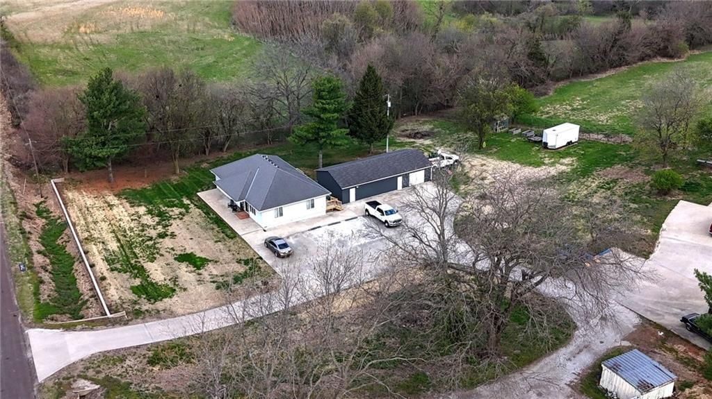 2401 SE Seymour Road — photo 44
