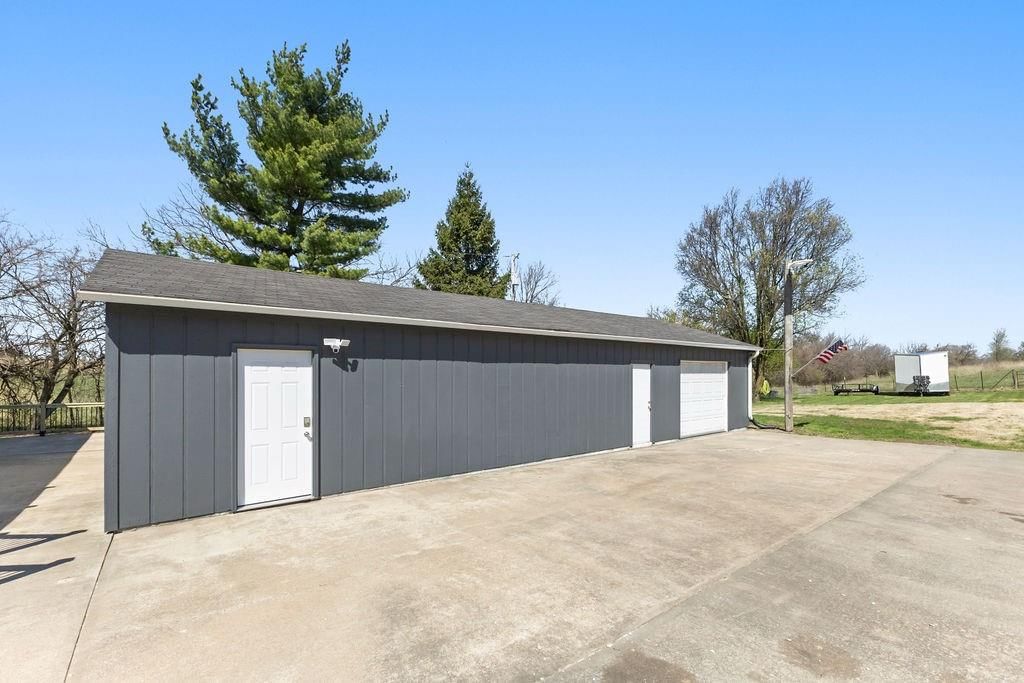 2401 SE Seymour Road — photo 45