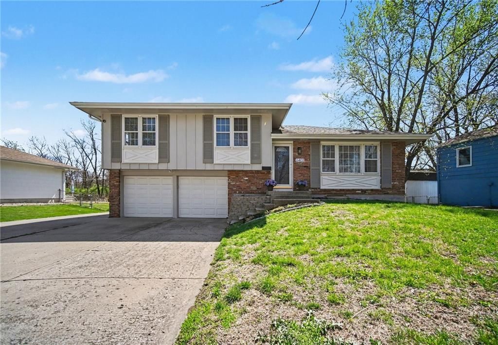 6403 E 120th Terrace, Grandview, MO