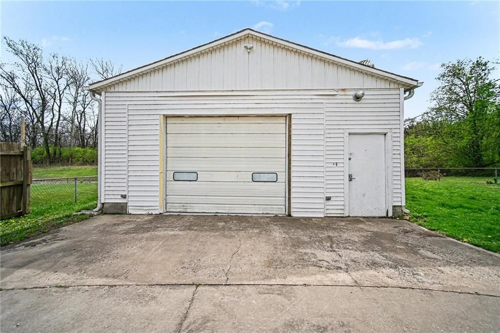 6403 E 120th Terrace — photo 43