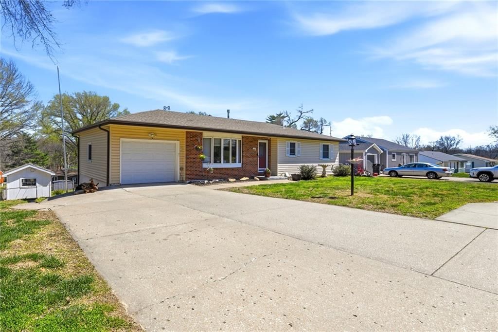 4305 Shrine Park Road, Leavenworth, KS