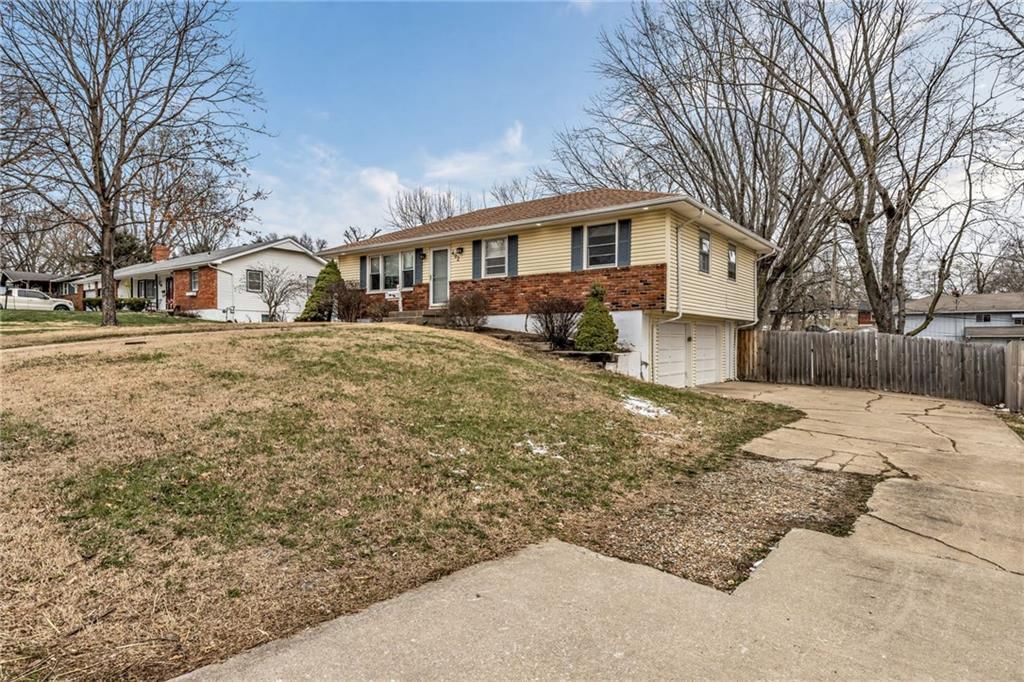 402 SW 23rd Street — photo 3