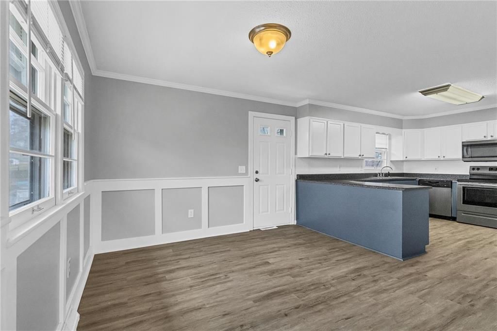 402 SW 23rd Street — photo 8