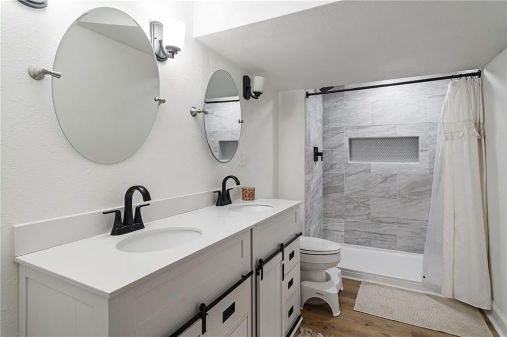 3018 Douglas Street — photo 16