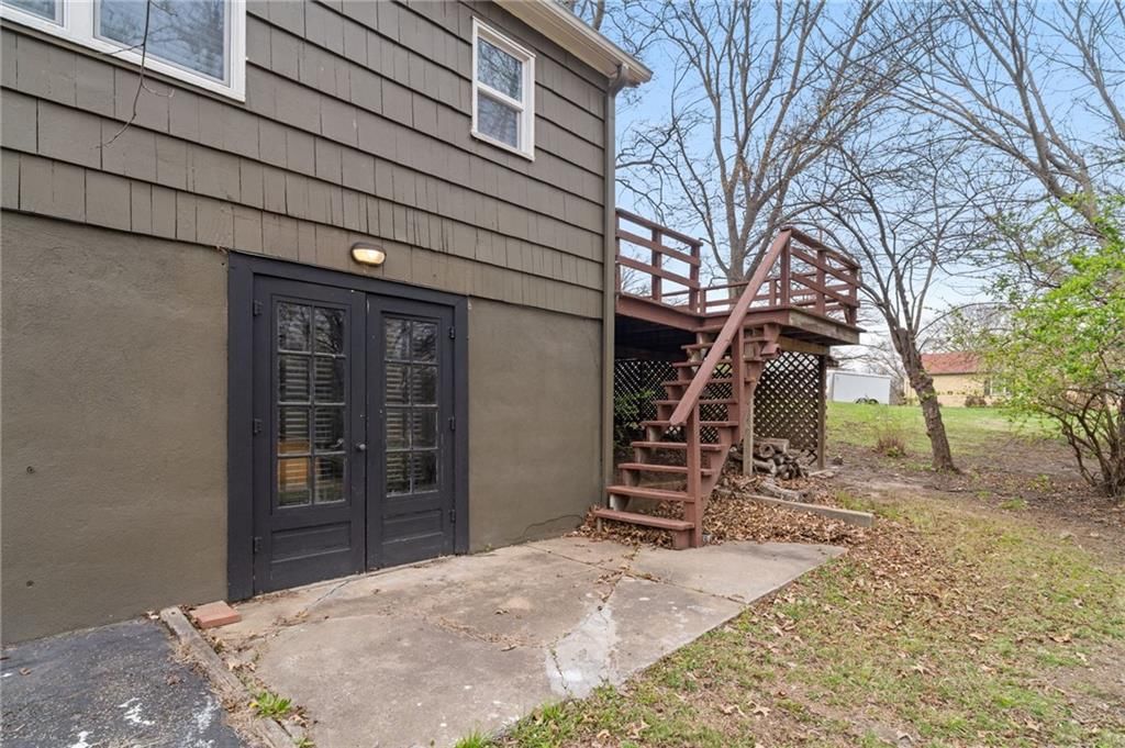3018 Douglas Street — photo 19